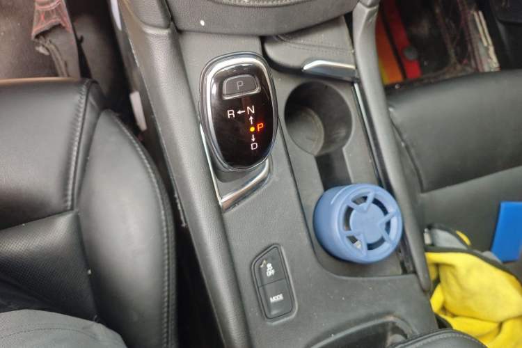 Used Cadillac XT5 2018 25T Luxury Model Gear Lever