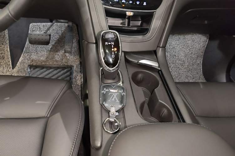 Used Cadillac XT5 2018 25T Luxury Model Gear Lever