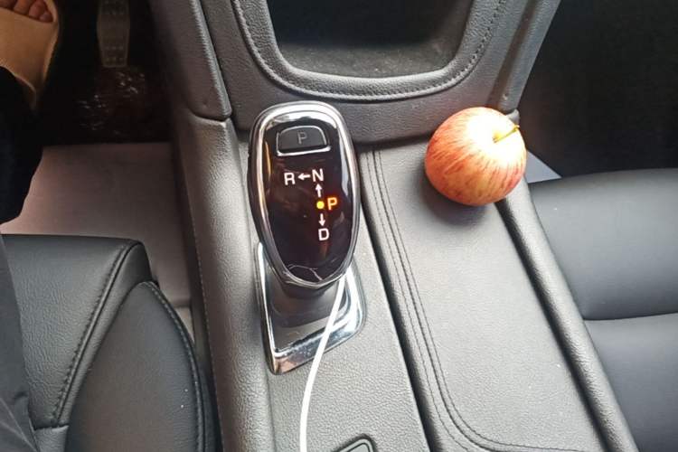 Used Cadillac XT5 2018 25T Tech Model Gear Lever