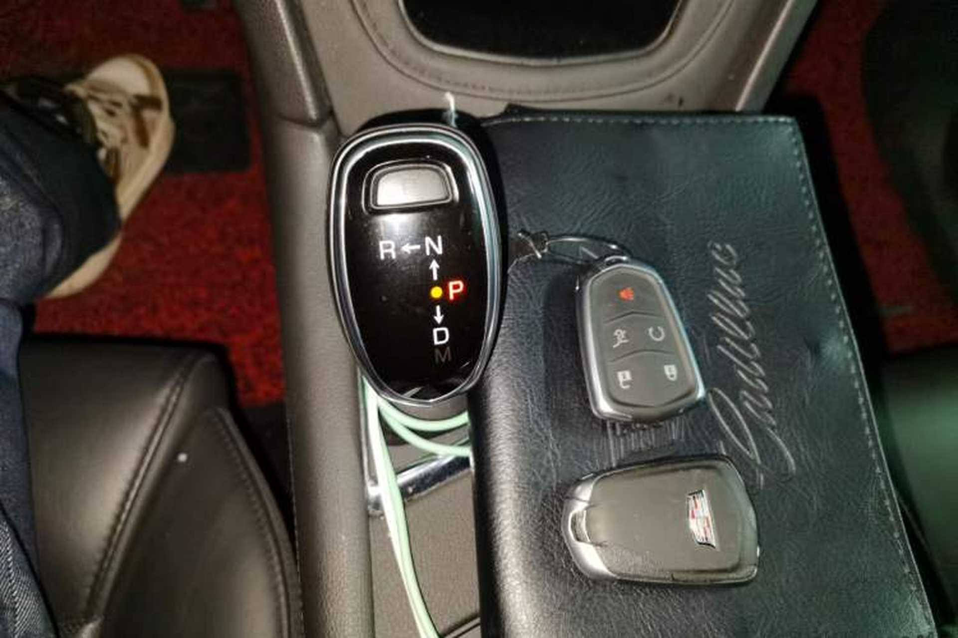 Used Cadillac XT5 2018 25T Luxury Model Gear Lever