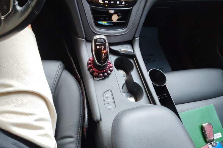 Used Cadillac XT5 2018 28T Four-Wheel Drive Luxury Model Gear Lever