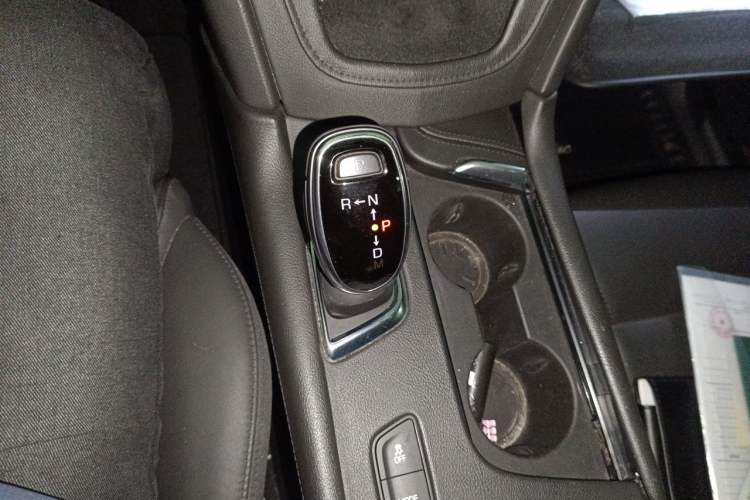 Used Cadillac XT5 2018 25T Luxury Model Gear Lever