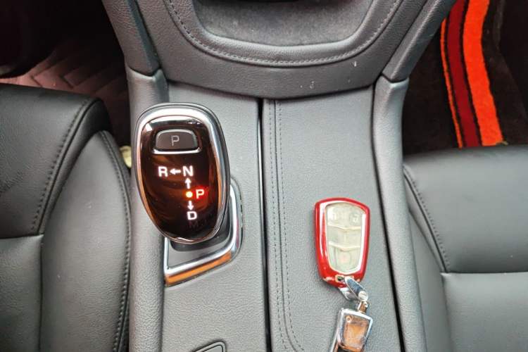 Used Cadillac XT5 2018 28E Four-Wheel Drive Tech Version Gear Lever