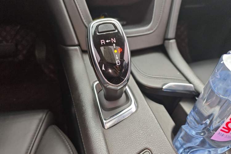 Used Cadillac XT5 2018 25T Luxury Model Gear Lever