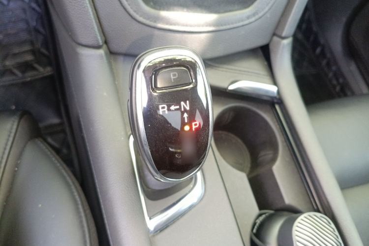Used Cadillac XT5 2018 25T Luxury Model Gear Lever
