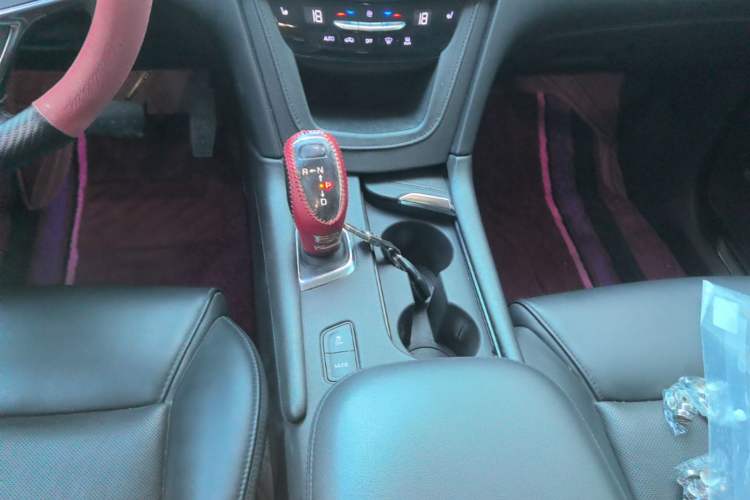 Used Cadillac XT5 2018 25T Luxury Model Gear Lever