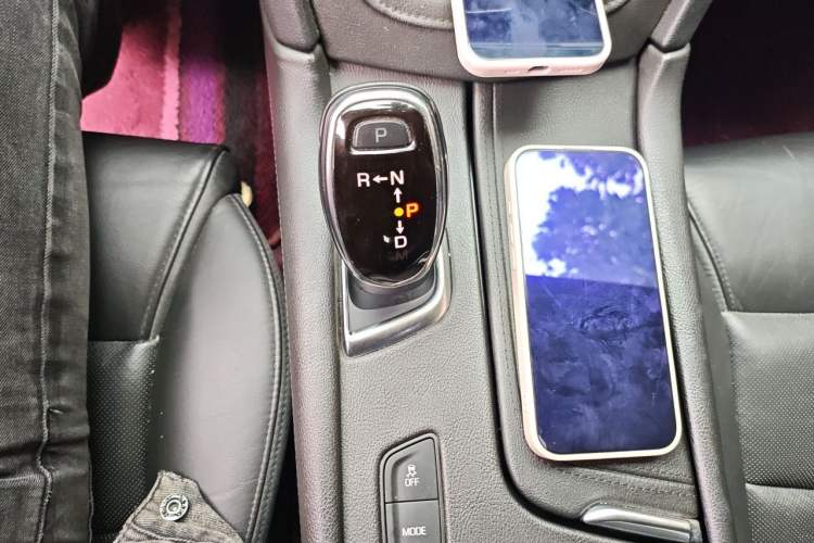 Used Cadillac XT5 2018 25T Luxury Model Gear Lever