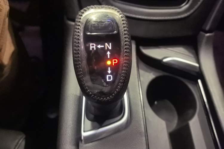 Used Cadillac XT5 2018 25T Luxury Model Gear Lever