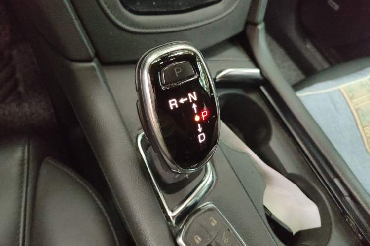 Used Cadillac XT5 2018 25T Luxury Model Gear Lever