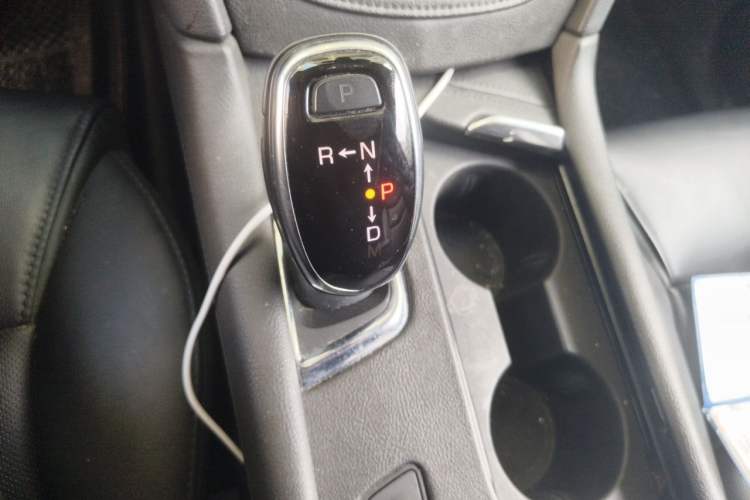 Used Cadillac XT5 2018 25T Luxury Model Gear Lever