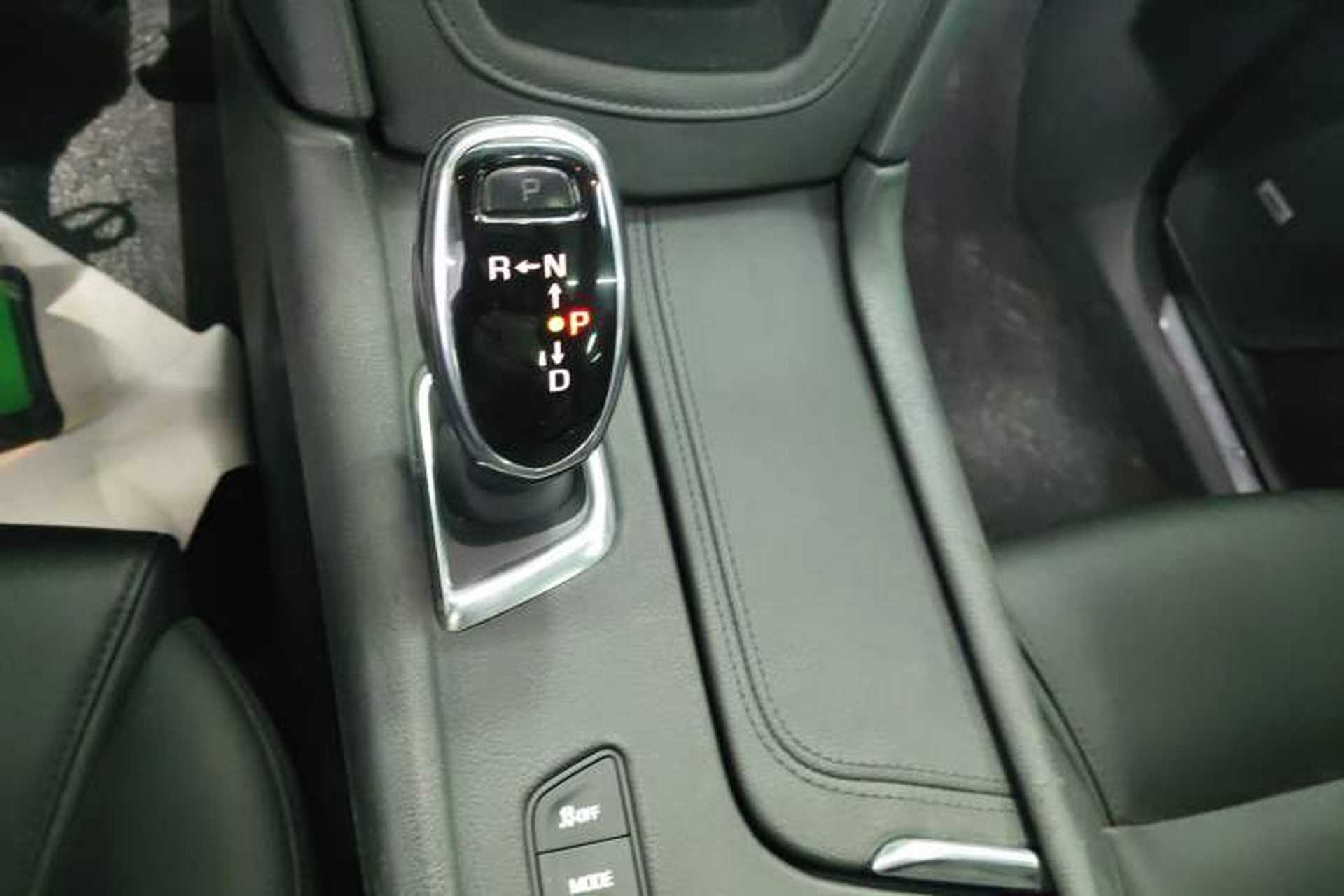 Used Cadillac XT5 2018 28E Four-Wheel Drive Tech Version Gear Lever