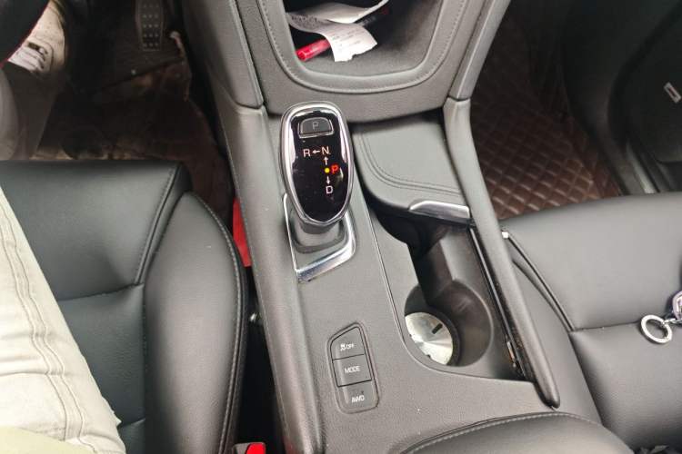 Used Cadillac XT5 2018 28E Four-Wheel Drive Tech Version Gear Lever
