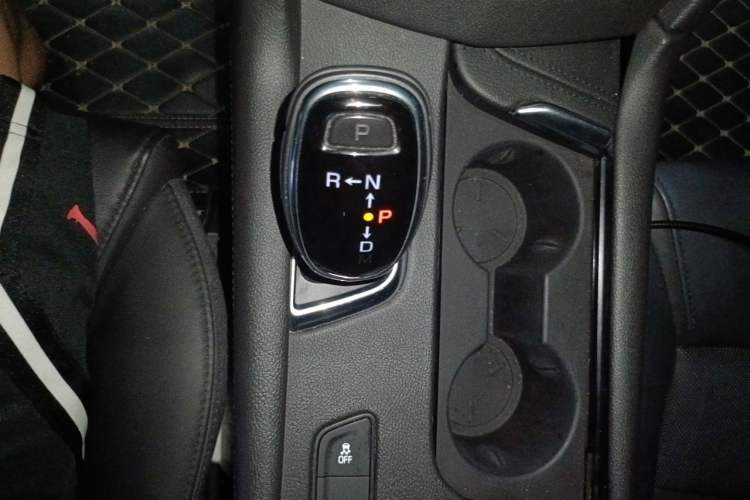 Used Cadillac XT5 2018 25T Luxury Model Gear Lever