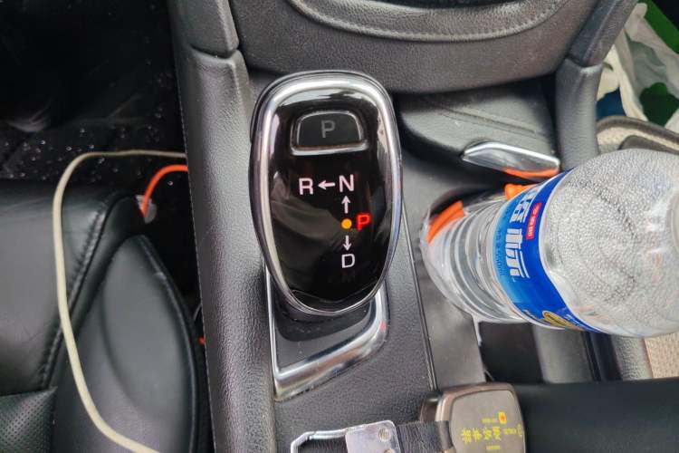 Used Cadillac XT5 2018 25T Luxury Model Gear Lever