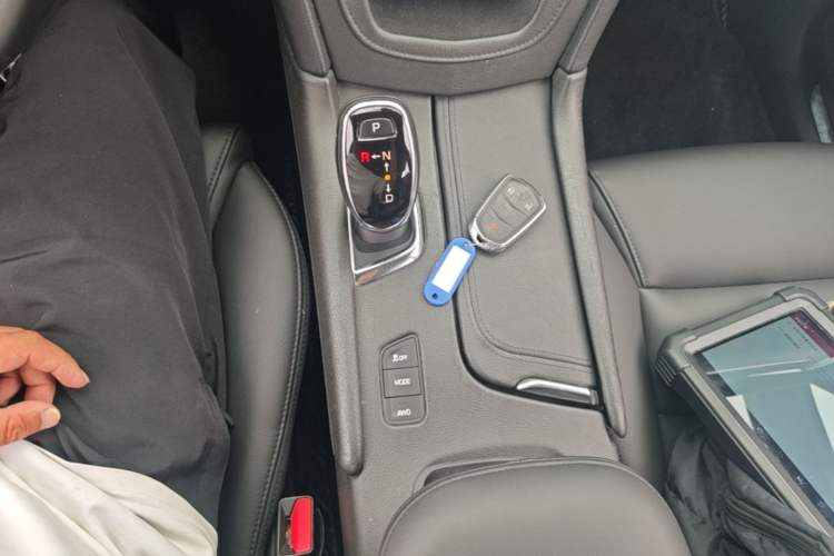 Used Cadillac XT5 2018 28E Four-Wheel Drive Tech Version Gear Lever