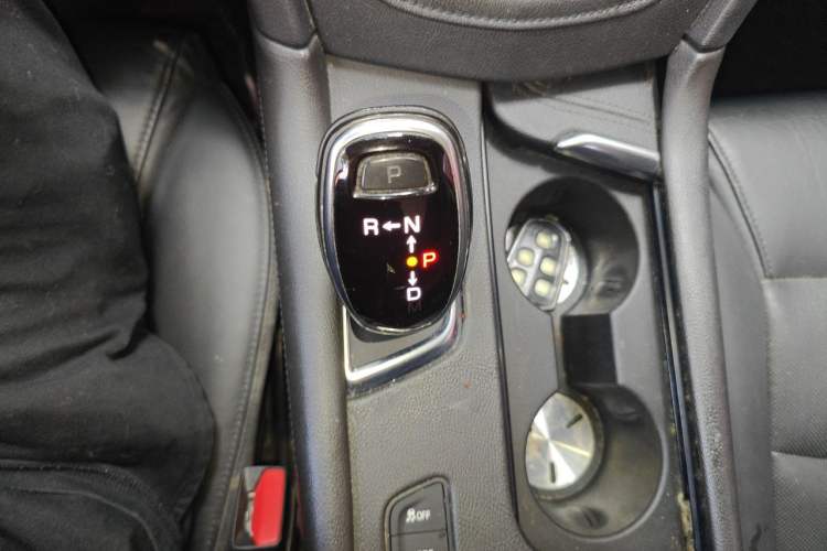 Used Cadillac XT5 2018 28T Four-Wheel Drive Luxury Model Gear Lever