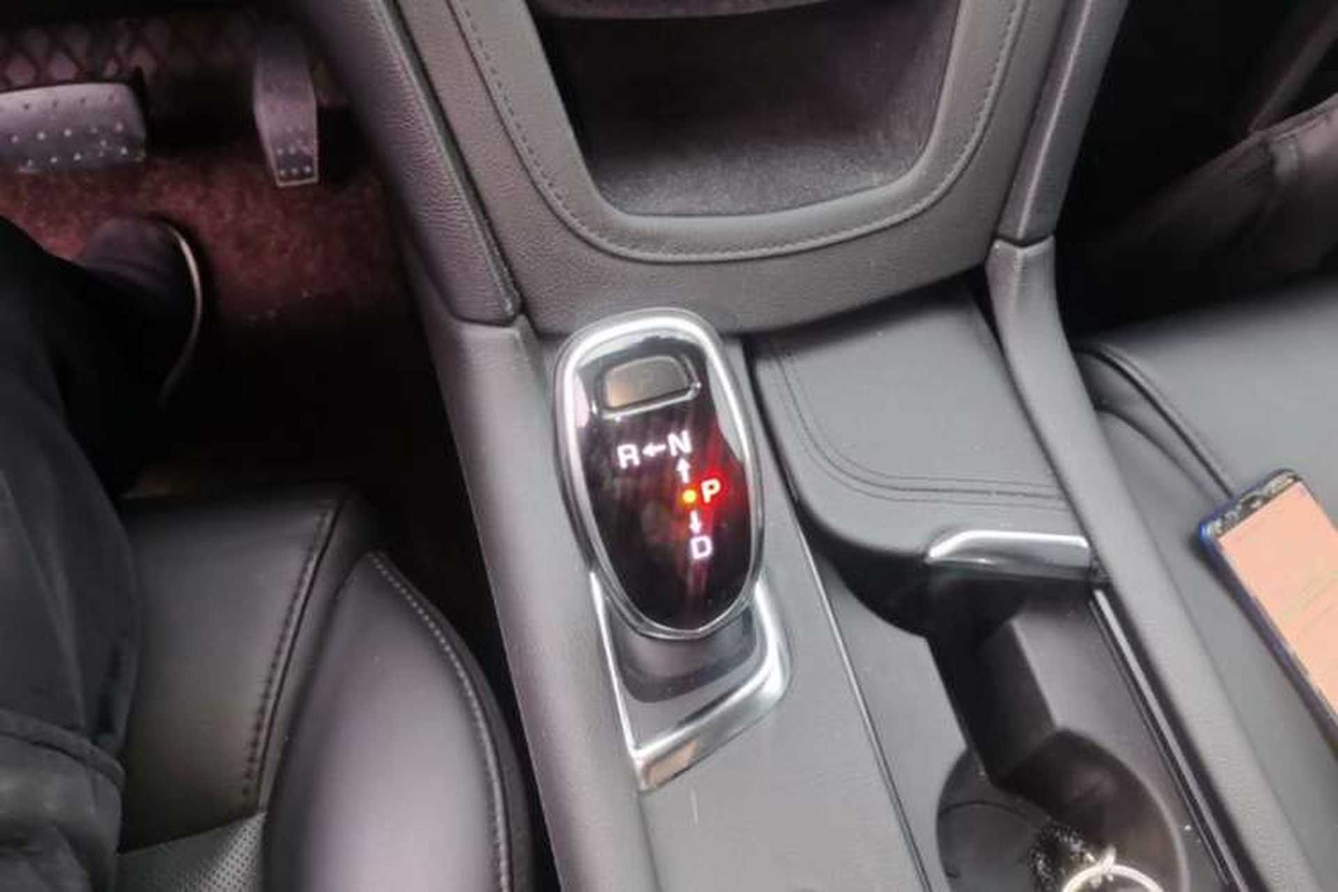 Used Cadillac XT5 2018 25T Luxury Model Gear Lever