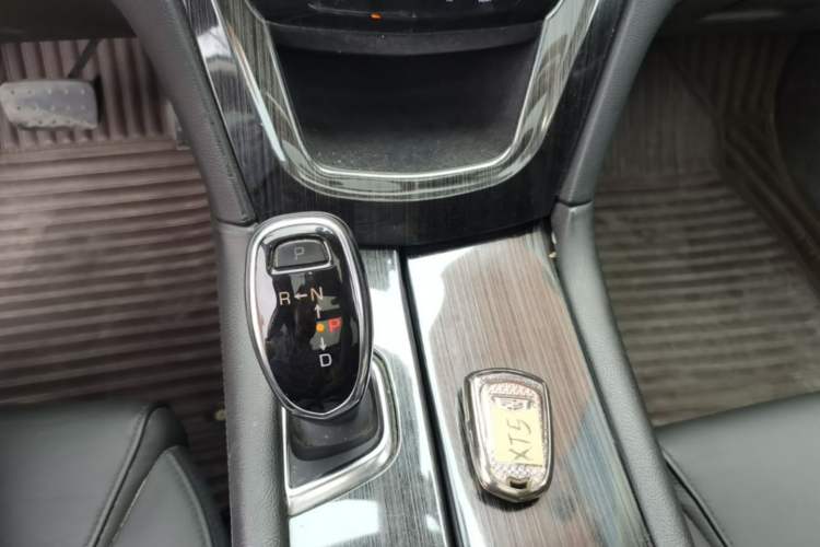 Used Cadillac XT5 2018 28T Four-Wheel Drive Luxury Model Gear Lever