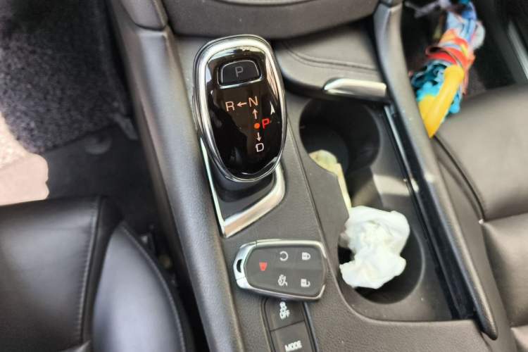 Used Cadillac XT5 2018 25T Luxury Model Gear Lever