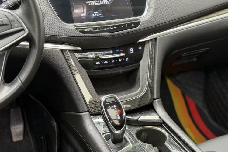 Used Cadillac XT5 2018 28T Four-Wheel Drive Luxury Model Gear Lever