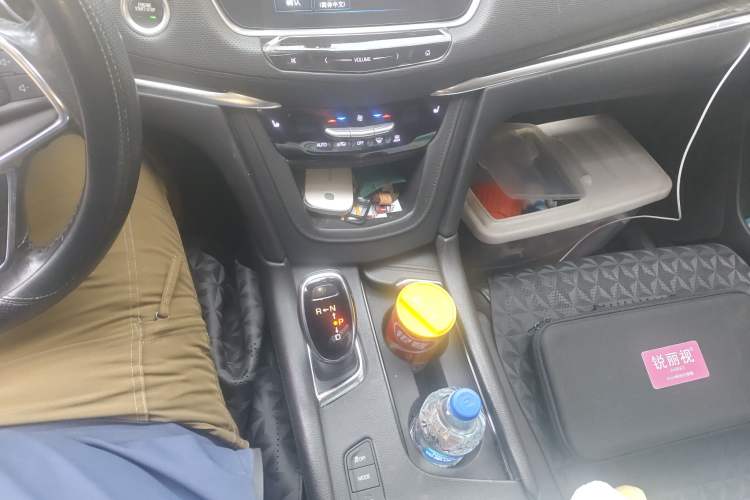 Used Cadillac XT5 2018 28T Four-Wheel Drive Luxury Model Gear Lever