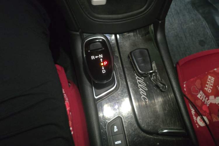 Used Cadillac XT5 2018 25T Luxury Model Gear Lever