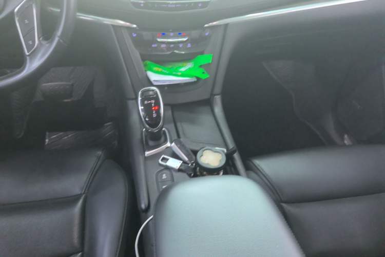 Used Cadillac XT5 2018 25T Luxury Model Gear Lever