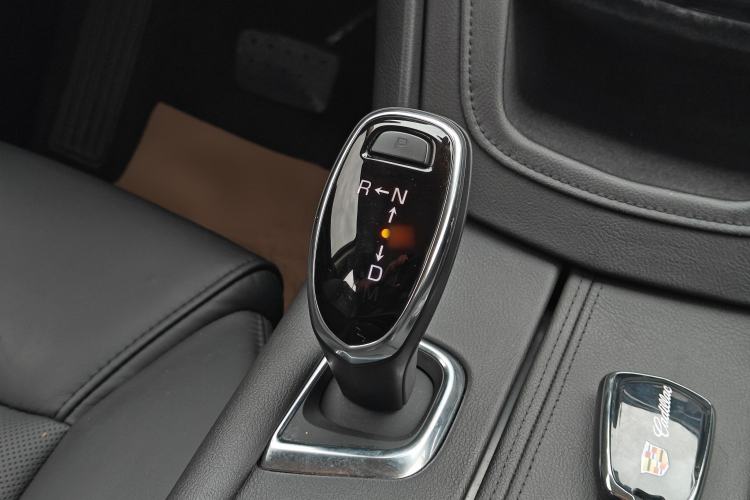 Used Cadillac XT5 2018 28T Four-Wheel Drive Luxury Model Gear Lever