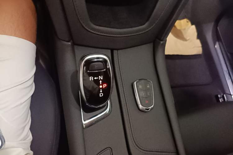 Used Cadillac XT5 2018 28T Four-Wheel Drive Luxury Model Gear Lever