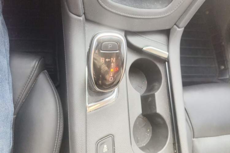 Used Cadillac XT5 2018 25T Luxury Model Gear Lever