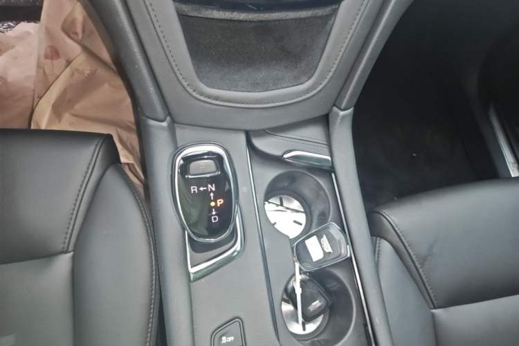 Used Cadillac XT5 2018 28E Four-Wheel Drive Tech Version Gear Lever