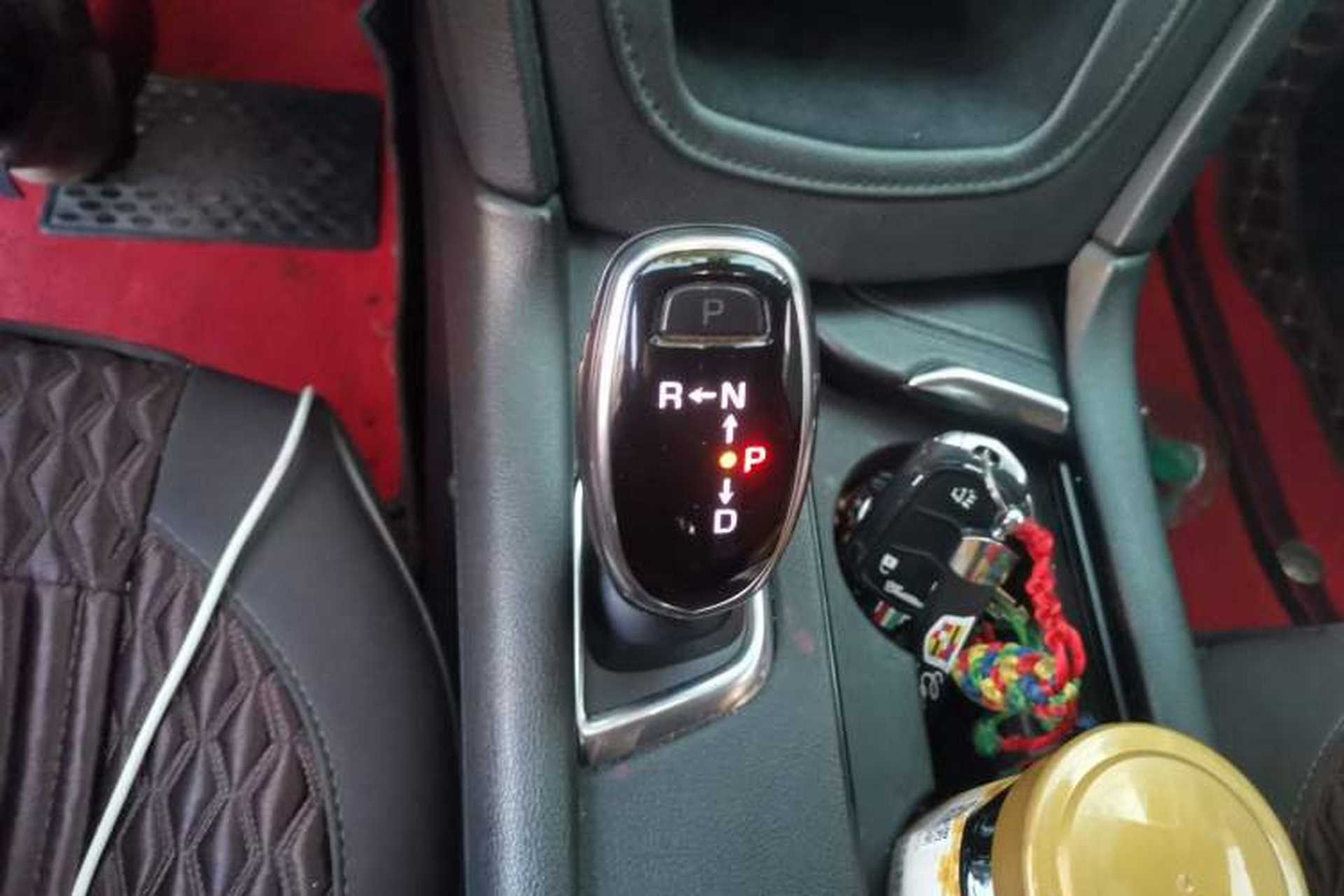 Used Cadillac XT5 2018 25T Luxury Model Gear Lever