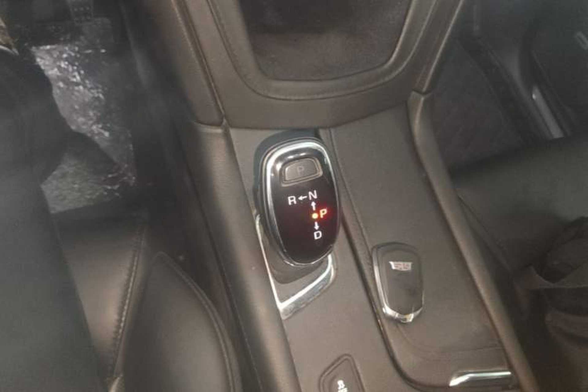 Used Cadillac XT5 2018 25T Luxury Model Gear Lever