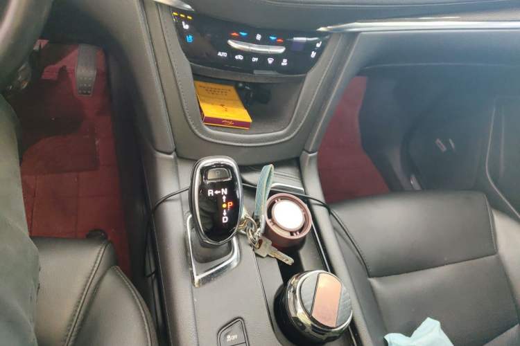 Used Cadillac XT5 2018 28E Four-Wheel Drive Leading Version Gear Lever