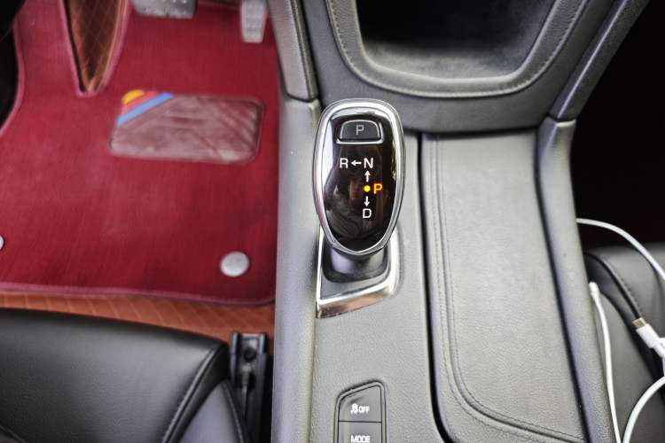 Used Cadillac XT5 2018 28E Four-Wheel Drive Tech Version Gear Lever