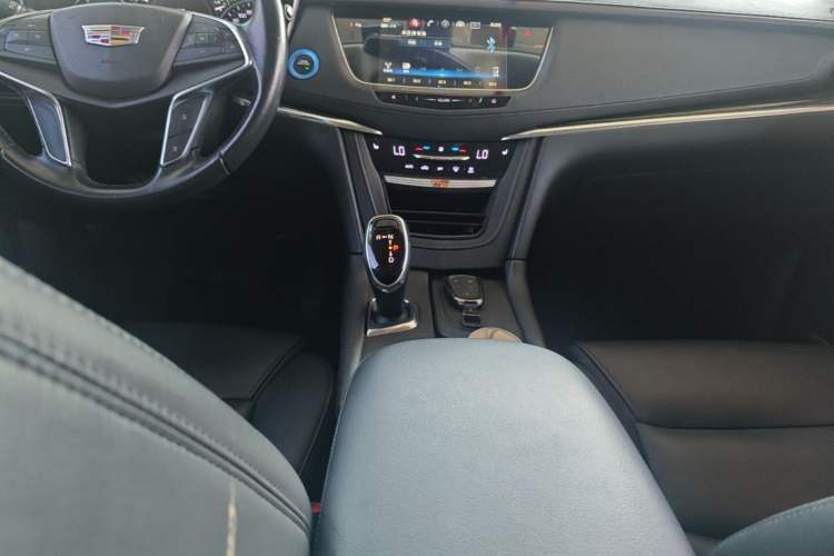 Used Cadillac XT5 2018 28T Four-Wheel Drive Luxury Model Gear Lever