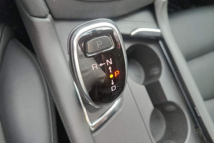Used Cadillac XT5 2018 25T Luxury Model Gear Lever
