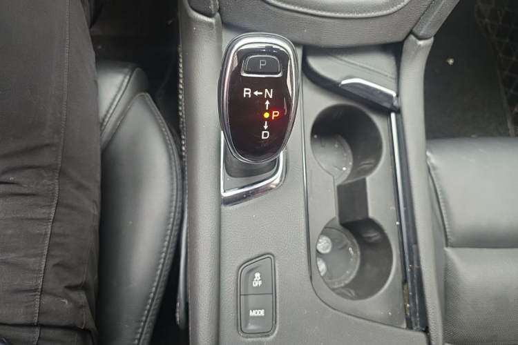 Used Cadillac XT5 2018 25T Tech Model Gear Lever
