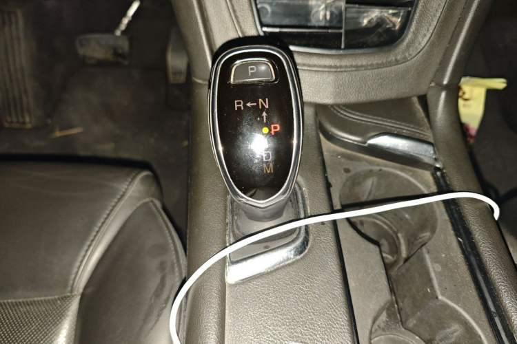 Used Cadillac XT5 2018 25T Luxury Model Gear Lever