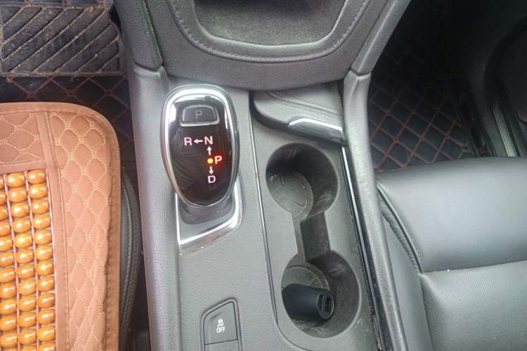 Used Cadillac XT5 2018 25T Luxury Model Gear Lever