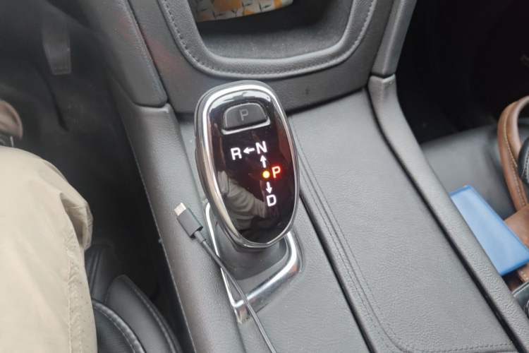 Used Cadillac XT5 2018 28E Four-Wheel Drive Tech Version Gear Lever