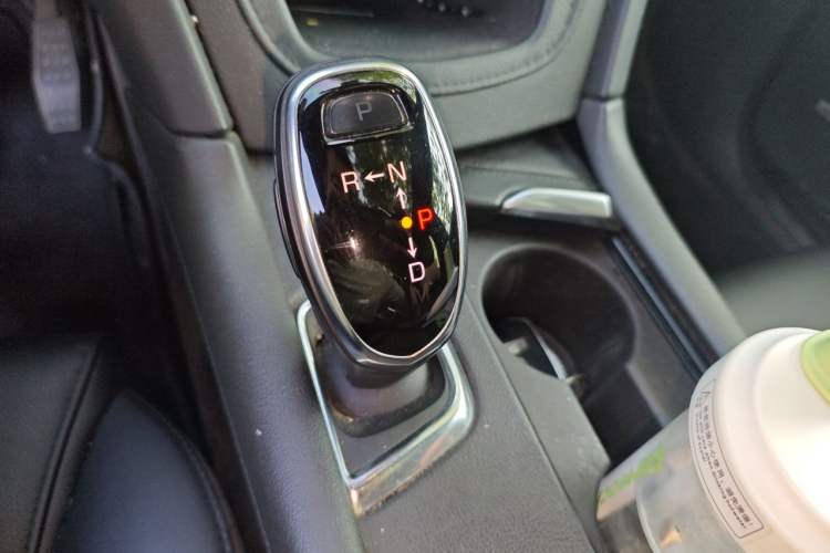 Used Cadillac XT5 2018 28E Four-Wheel Drive Tech Version Gear Lever