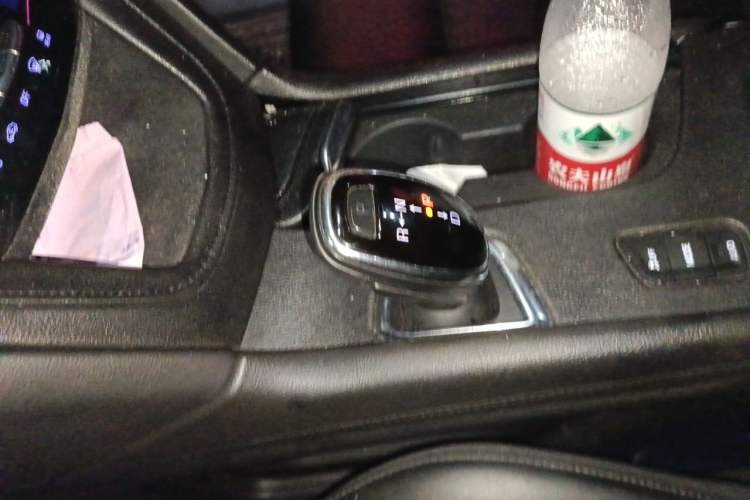 Used Cadillac XT5 2018 28T Four-Wheel Drive Luxury Model Gear Lever
