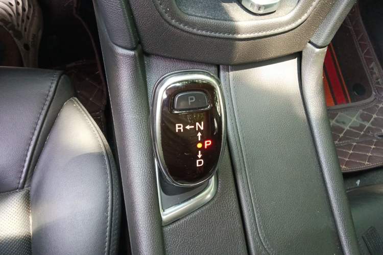 Used Cadillac XT5 2018 25T Luxury Model Gear Lever