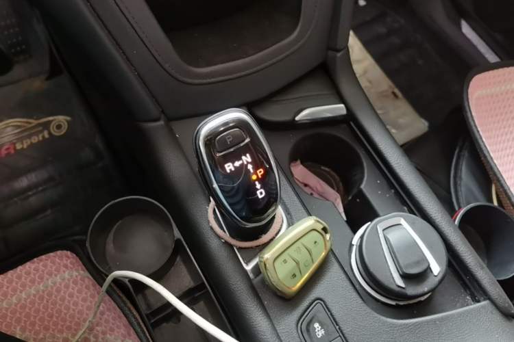Used Cadillac XT5 2018 25T Luxury Model Gear Lever