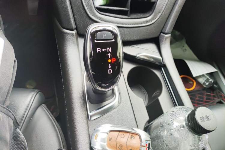 Used Cadillac XT5 2018 25T Luxury Model Gear Lever