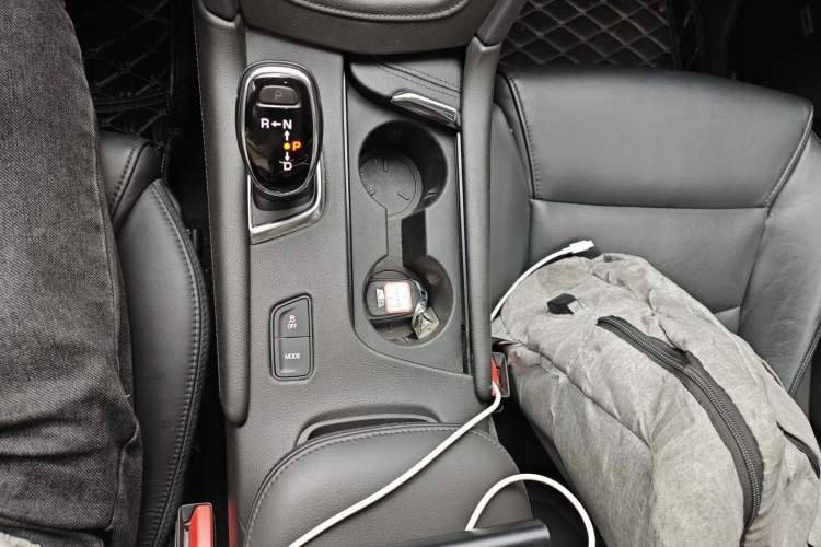 Used Cadillac XT5 2018 25T Luxury Model Gear Lever