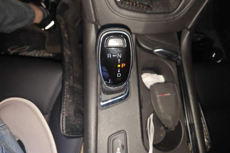 Used Cadillac XT5 2018 25T Tech Model Gear Lever