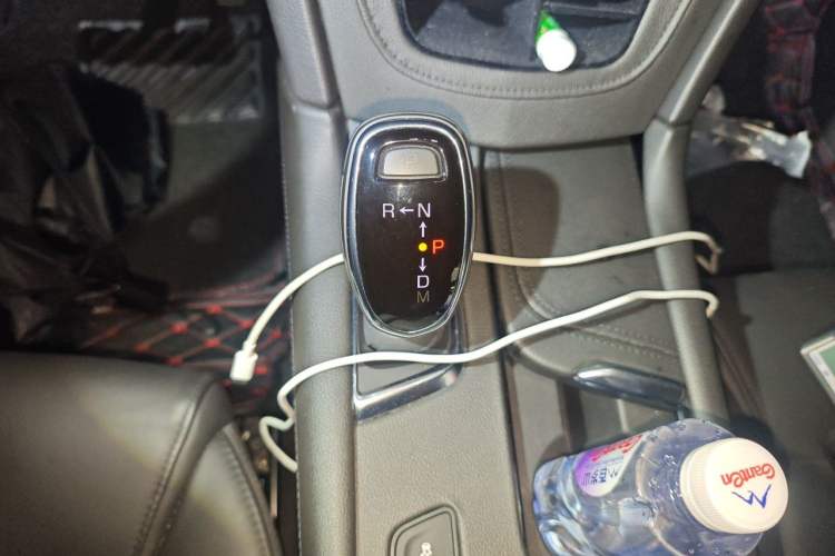Used Cadillac XT5 2018 25T Luxury Model Gear Lever