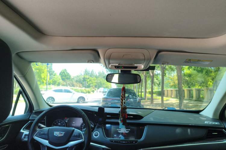 Used Cadillac XT5 2018 25T Luxury Model Headliner